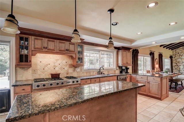 12441 La Bella Drive, Santa Ana CA: https://media.crmls.org/medias/5853510f-ae89-4c6a-9c32-9cafe27f0383.jpg