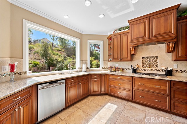 Detail Gallery Image 7 of 38 For 20916 Morningside Dr, Rancho Santa Margarita,  CA 92679 - 5 Beds | 3 Baths