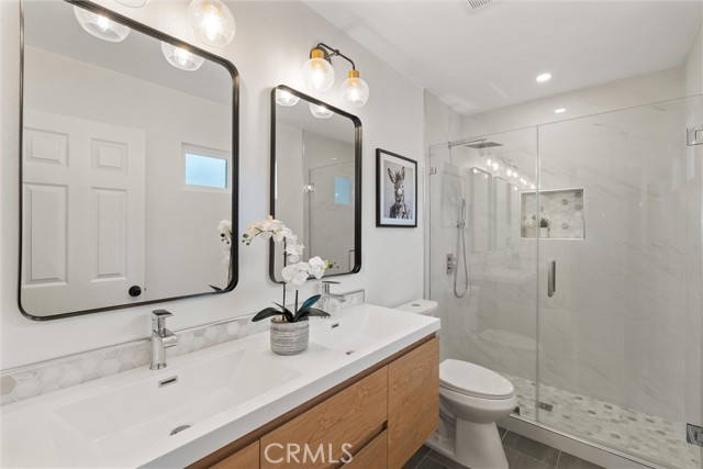 213 N Flower Street, Orange CA: https://media.crmls.org/medias/58550416-a059-4549-86e9-c0586ec14dfa.jpg