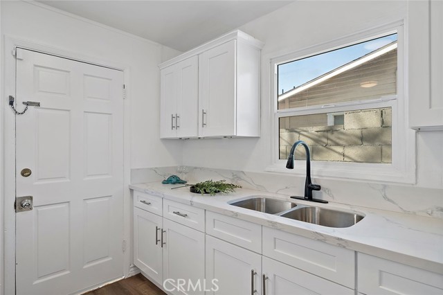 Detail Gallery Image 14 of 21 For 14616 Los Angeles St, Baldwin Park,  CA 91706 - 2 Beds | 1 Baths