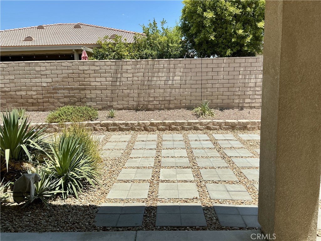https://media.crmls.org/medias/5855af95-d221-4b47-b922-b35232e9f219.jpg?preset=X-Large