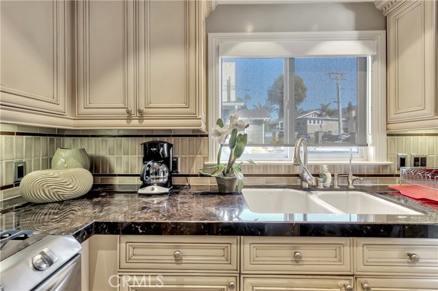 150 Cress Street, Laguna Beach CA: https://media.crmls.org/medias/5855f0f9-03ab-40f3-98ec-0308b5835783.jpg