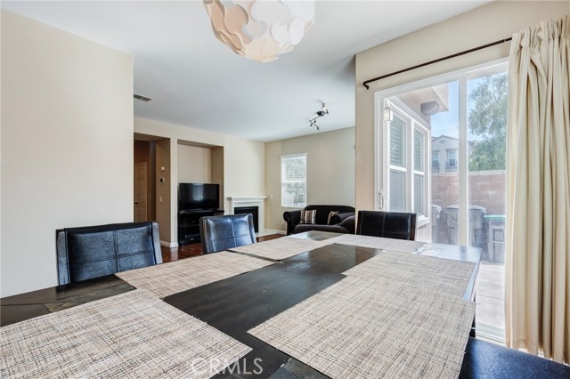 Detail Gallery Image 14 of 74 For 7679 Daphne, Chino,  CA 91708 - 3 Beds | 2/1 Baths