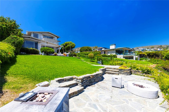 1051 Marine Drive, Laguna Beach CA: https://media.crmls.org/medias/58562648-460c-42bf-8efd-aa69a16aff5c.jpg