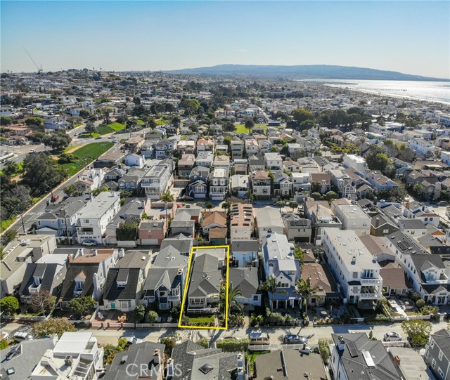 532 4th Street, Manhattan Beach, California 90266, 2 Bedrooms Bedrooms, ,1 BathroomBathrooms,Residential,Sold,4th,PV22020518