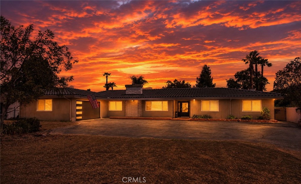 https://media.crmls.org/medias/5857b4ed-19a8-4686-8b46-0054c5483fd4.jpg?preset=X-Large