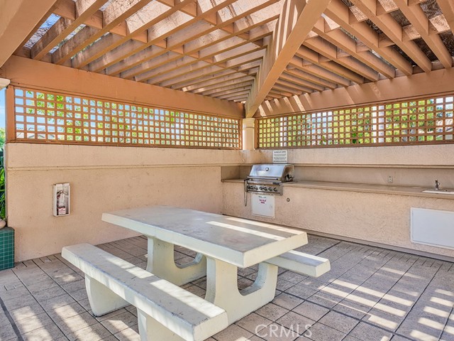 Detail Gallery Image 25 of 27 For 2347 Sunningdale Dr, Tustin,  CA 92782 - 2 Beds | 2/1 Baths