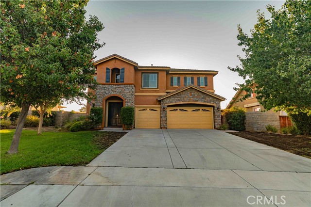 Detail Gallery Image 3 of 70 For 7484 Sequoia Ln, Highland,  CA 92346 - 5 Beds | 3/1 Baths