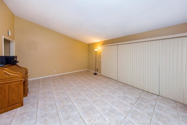 5709 Holly Ridge Drive, Camarillo CA: https://media.crmls.org/medias/5857edde-2535-44f6-9a74-4b50db49910b.jpg
