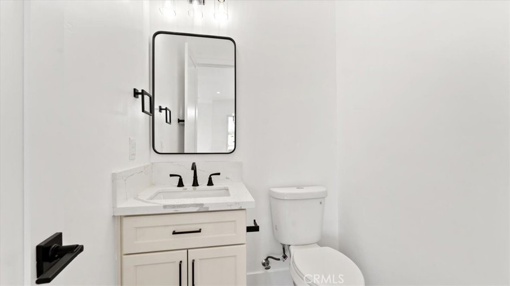 https://media.crmls.org/medias/58580383-c4b6-4426-b843-bc0e3663e5cf.jpg?preset=X-Large