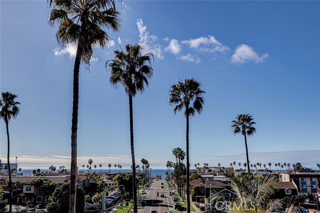 641 S Gertruda Avenue, Redondo Beach CA: https://media.crmls.org/medias/58588a48-da80-42c3-8155-87f78d9c0b4b.jpg