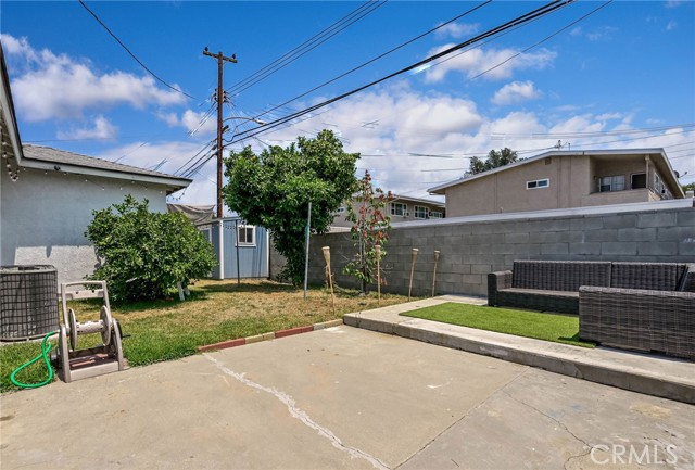 10926 Corby Avenue, Norwalk CA: https://media.crmls.org/medias/5859681b-3081-4e24-a56f-1b03c1f5e451.jpg