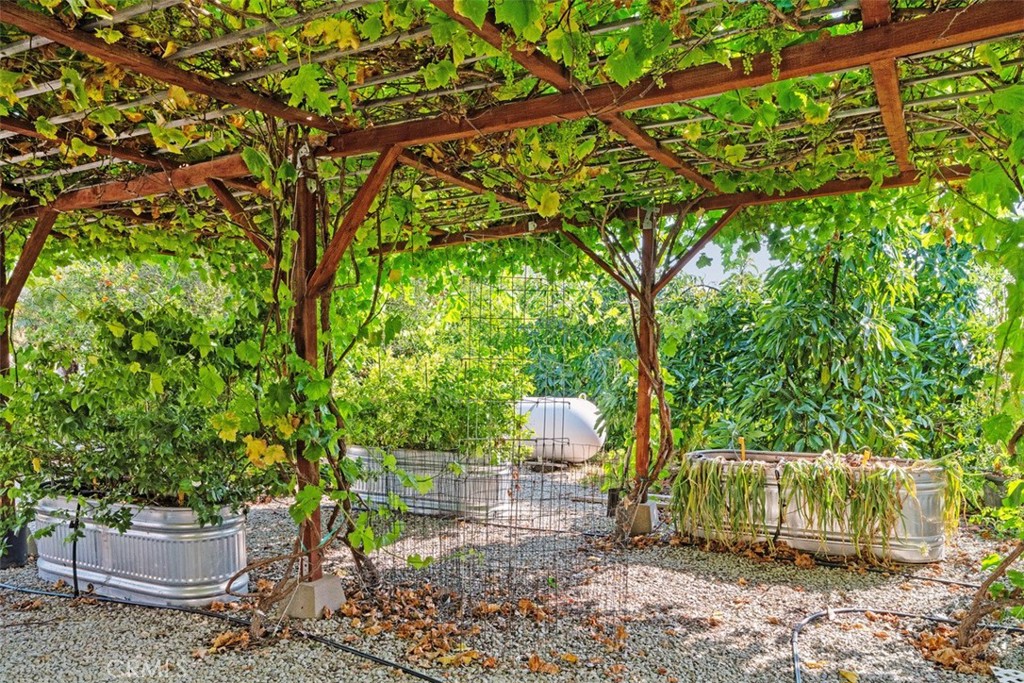 https://media.crmls.org/medias/58596927-dbac-45a0-ad54-91a6a47d2ac3.jpg?preset=X-Large