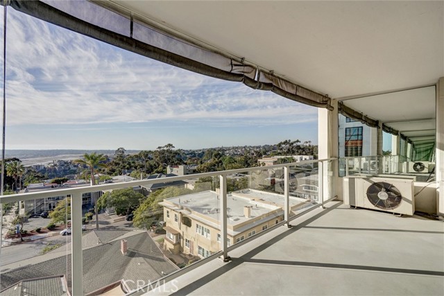 Detail Gallery Image 3 of 6 For 2620 2nd Ave 5d,  San Diego,  CA 92103 - 3 Beds | 2 Baths
