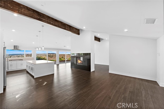 701 Avenida Presidio, San Clemente CA: https://media.crmls.org/medias/585a31b5-7ed8-42fe-9360-2903f59acb15.jpg