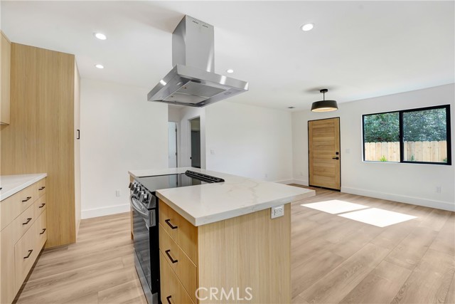 Detail Gallery Image 5 of 15 For 2822 1/2 Waverly Dr, Los Angeles,  CA 90039 - 3 Beds | 2 Baths