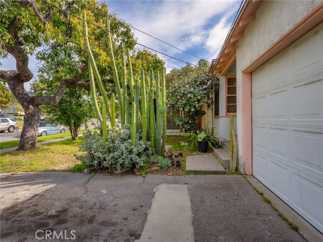 Detail Gallery Image 34 of 46 For 441 Dartmouth Rd, Burbank,  CA 91504 - 3 Beds | 2 Baths