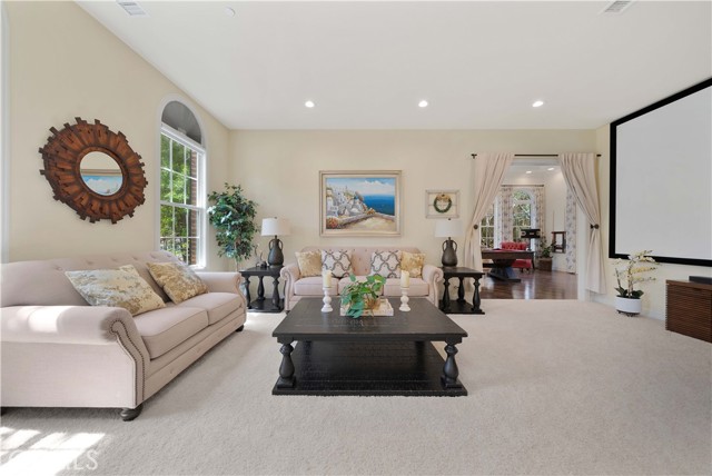 Image 13 of 75 For 1147 Sandra  