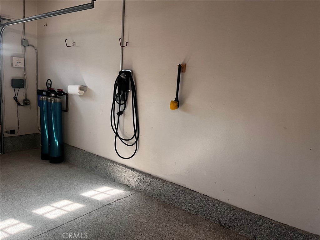 https://media.crmls.org/medias/585bae13-5c5d-40e4-9e0a-5ec81ad867f7.jpg?preset=X-Large
