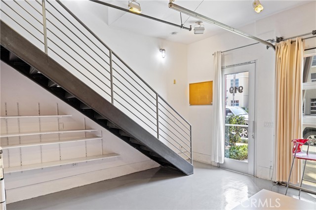 919 E Santa Ana Boulevard, Santa Ana CA: https://media.crmls.org/medias/585cb745-9061-4c07-9aa6-a9b672c374ce.jpg