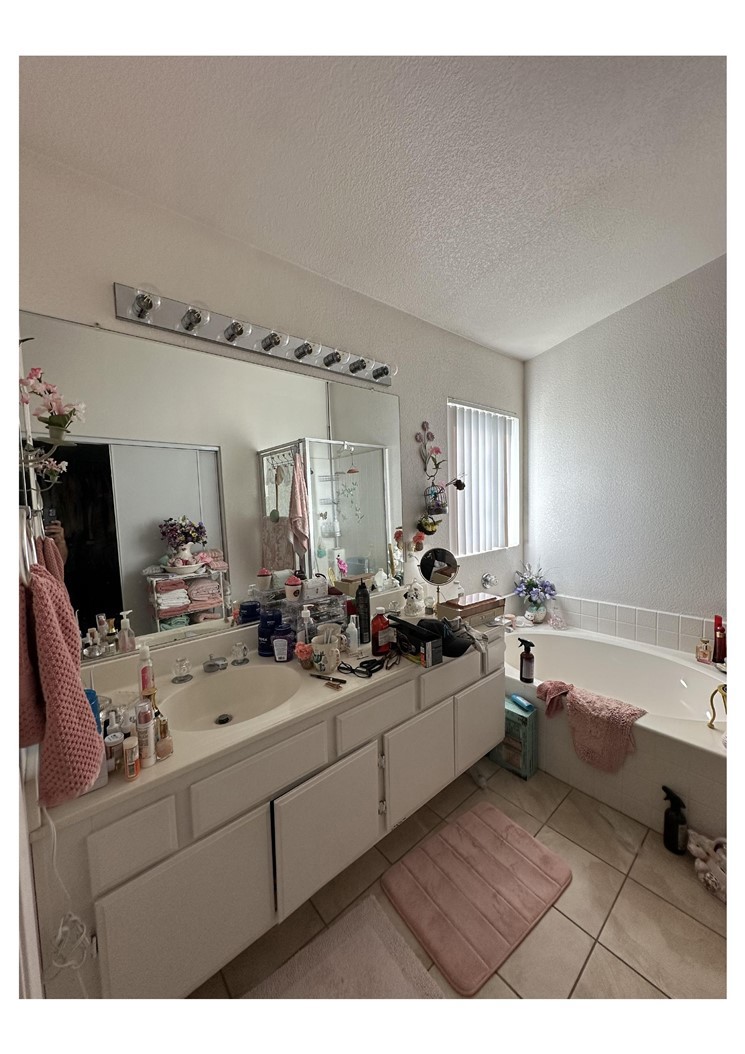 https://media.crmls.org/medias/585d738b-e758-4801-970a-8fb7cf1e421b.jpg?preset=X-Large