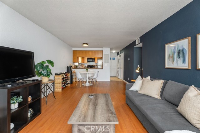 Detail Gallery Image 10 of 42 For 1100 Euclid Ave #108,  Long Beach,  CA 90804 - 2 Beds | 2 Baths