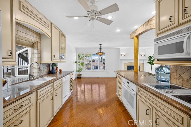 145 Bennett Avenue photo 18