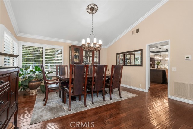 2565 Cliff Rd, Upland CA: https://media.crmls.org/medias/585e021c-daac-4106-8f22-aa6be08675a5.jpg