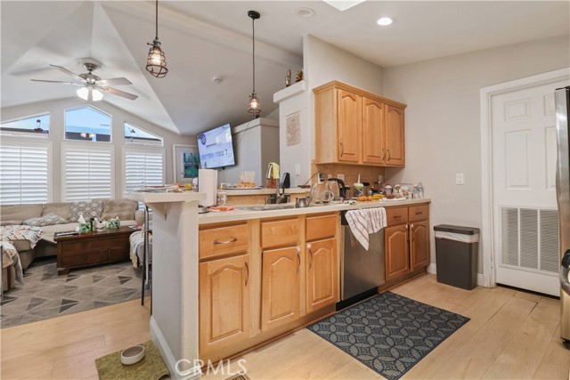 Detail Gallery Image 5 of 26 For 4201 Topanga Canyon Bld #119,  Woodland Hills,  CA 91364 - 3 Beds | 2 Baths