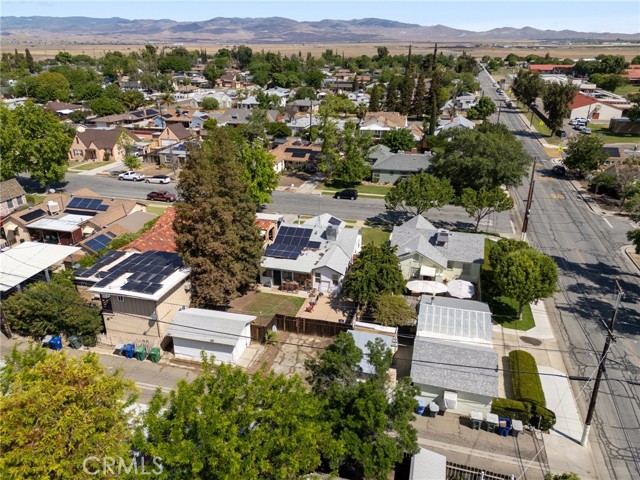 221 College Avenue, Coalinga CA: https://media.crmls.org/medias/585ec47d-c7ba-42f3-bcea-563d06281833.jpg