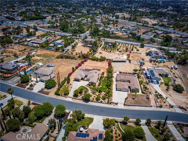 16767 Eagle Peak Road, Riverside CA: https://media.crmls.org/medias/585f0b01-6ee0-4dfd-afba-34ba78d1b96c.jpg