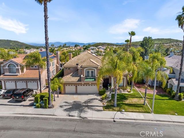 Detail Gallery Image 2 of 41 For 23715 via Segovia, Murrieta,  CA 92562 - 4 Beds | 3/1 Baths