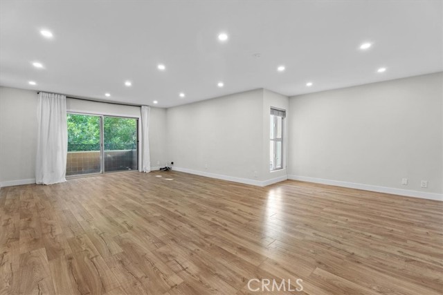 Detail Gallery Image 10 of 25 For 6752 Hillpark #303,  Los Angeles,  CA 90068 - 2 Beds | 2 Baths