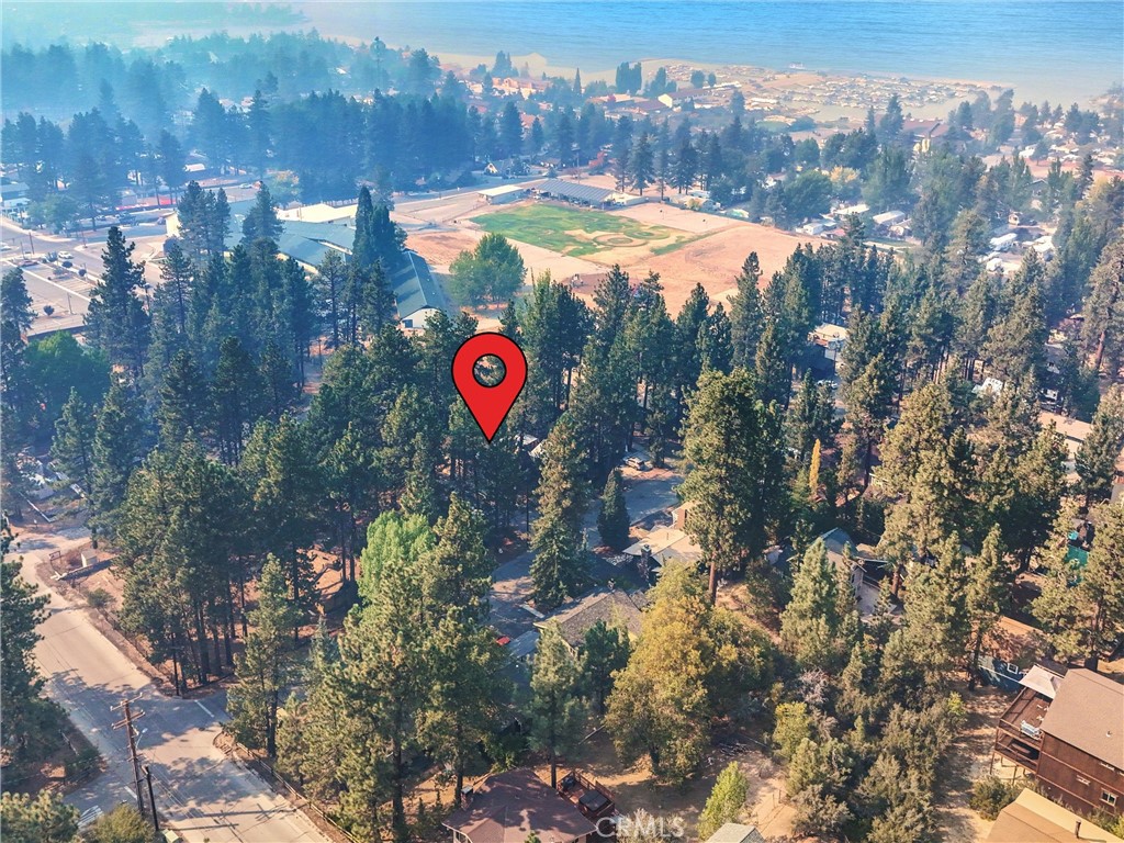 https://media.crmls.org/medias/585fbfd2-fec1-42a2-ae9d-3840e0839dc1.jpg?preset=X-Large