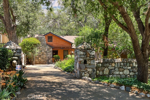 Detail Gallery Image 4 of 33 For 2057 Oakwood St, Pasadena,  CA 91104 - 2 Beds | 1 Baths