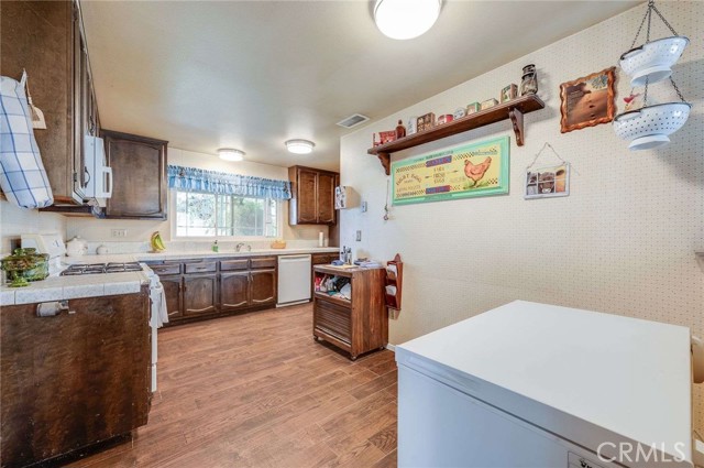 Detail Gallery Image 11 of 37 For 5344 Lucretia, Jurupa Valley,  CA 91752 - 4 Beds | 2 Baths