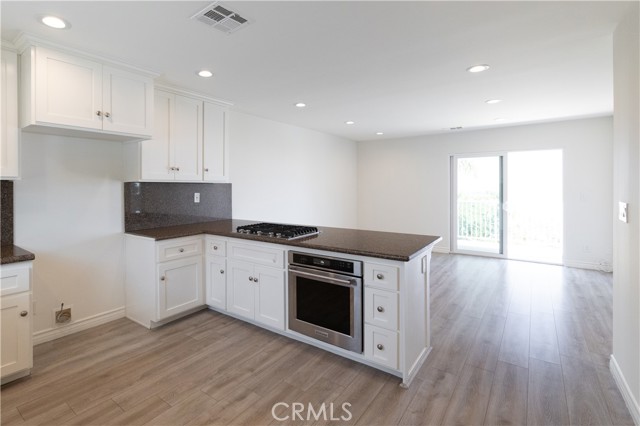 Detail Gallery Image 4 of 10 For 2930 S Peck Ave, San Pedro,  CA 90731 - 2 Beds | 1 Baths