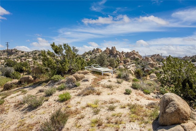 Detail Gallery Image 23 of 44 For 5550 Carlsbad Ave, Yucca Valley,  CA 92284 - 2 Beds | 2 Baths