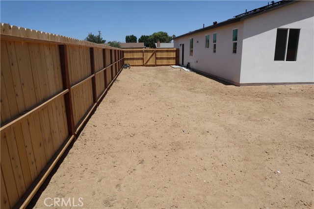 8600 Ironwood Avenue, California City CA: https://media.crmls.org/medias/5861fc9b-1183-4a29-8a5a-02300ecf6479.jpg