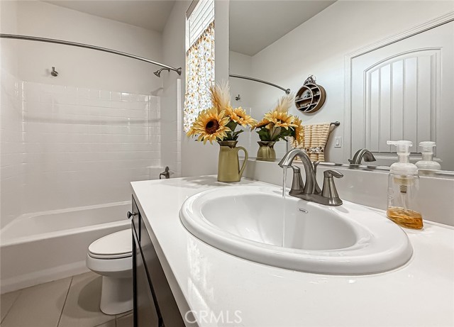 26707 Lexington Lane, Saugus CA: https://media.crmls.org/medias/586271f0-7042-4476-8d9c-08a3c5fe6bdd.jpg