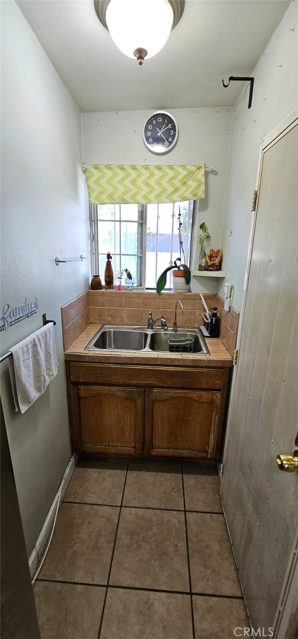 115 E 69th Street, Long Beach CA: https://media.crmls.org/medias/5863130a-7e81-4c56-83d0-068f2e5706a9.jpg