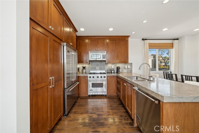 Detail Gallery Image 9 of 24 For 417 1/2 Poinsettia Ave, Corona Del Mar,  CA 92625 - 2 Beds | 2/1 Baths