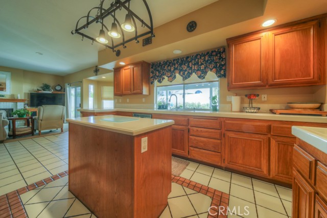 Image 12 of 75 For 25220 Corte Sur