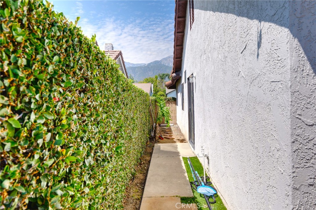 https://media.crmls.org/medias/5863ffdb-ad10-41b6-a27d-b28645575a21.jpg?preset=X-Large