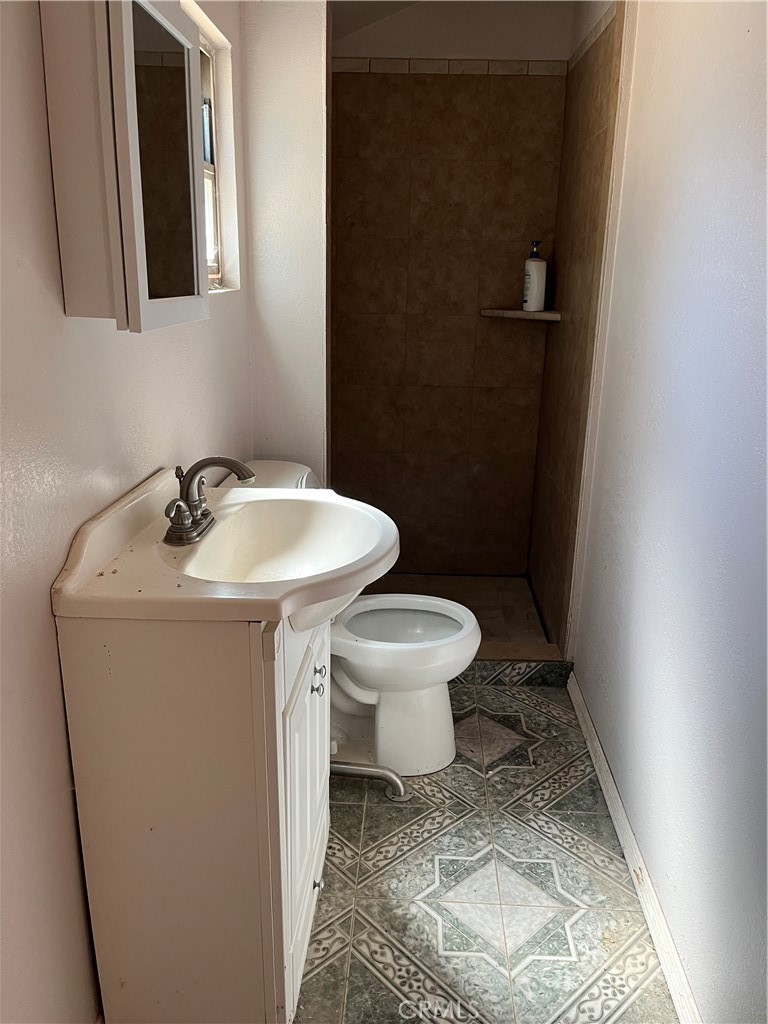 https://media.crmls.org/medias/5865c8c0-e2ce-424d-b52a-70b871d287ae.jpg?preset=X-Large