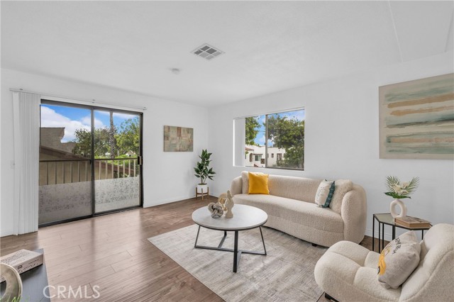Detail Gallery Image 3 of 10 For 200 S Electric Ave a,  Alhambra,  CA 91801 - 3 Beds | 2/1 Baths