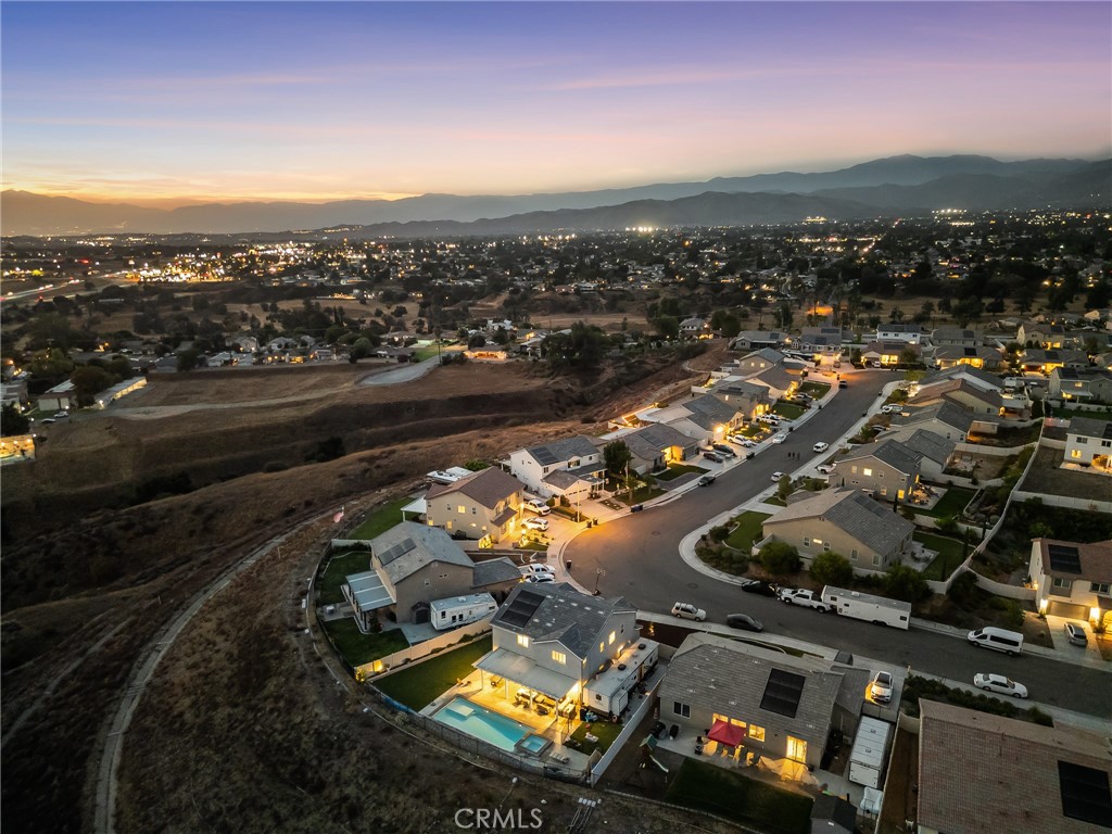 https://media.crmls.org/medias/5866982f-39d3-4073-bfcf-70783e20e53d.jpg?preset=X-Large