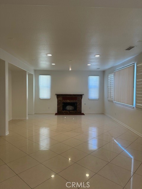 Detail Gallery Image 8 of 22 For 12336 Osprey, Victorville,  CA 92392 - 5 Beds | 3/1 Baths