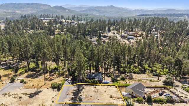 1700 Bandtail Lane, Paradise CA: https://media.crmls.org/medias/5866ffa1-ac3c-463b-a592-7a6afedc2ec8.jpg