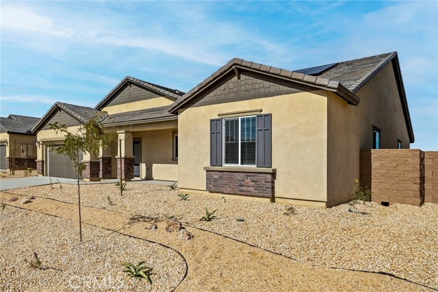 Detail Gallery Image 2 of 23 For 12363 Gold Dust Way, Victorville,  CA 92392 - 5 Beds | 3 Baths